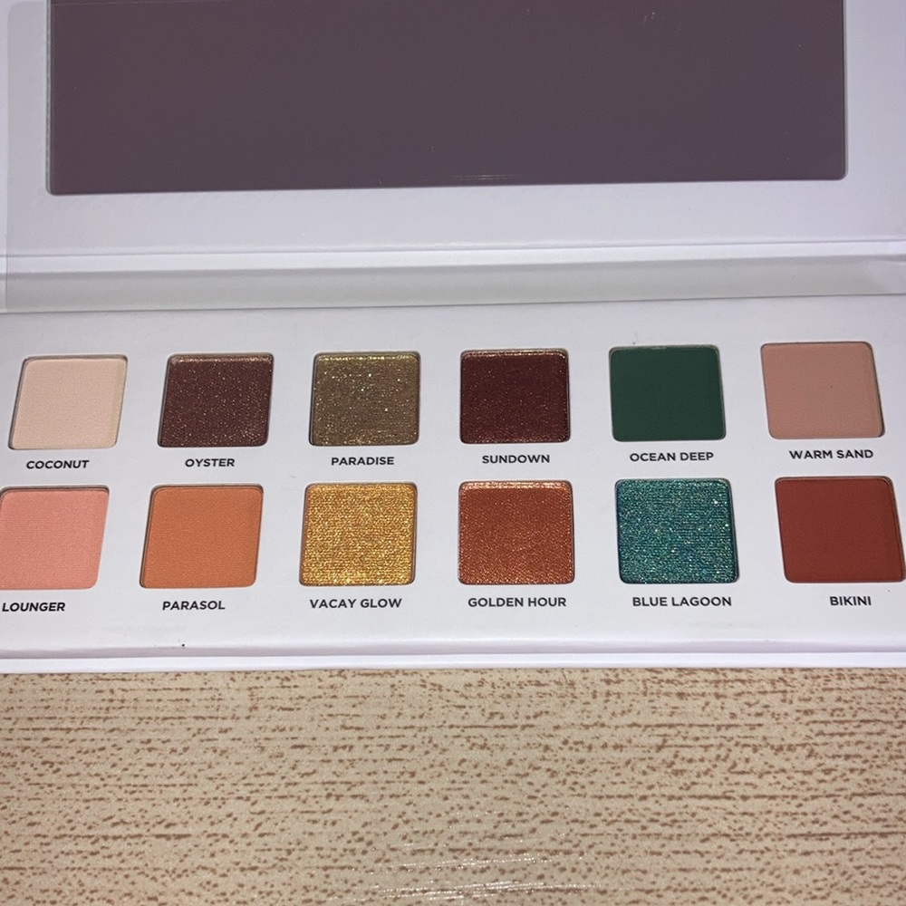 Iconic London Beachside Babe Eyeshadow Palette